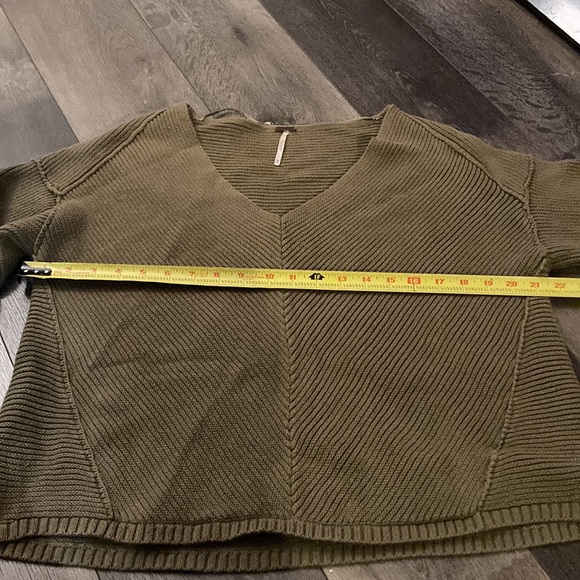 free people la brea v neck sweater in drab olive / army green - Picture 8 of 10